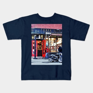 Manhattan NY - Greenwich Village Bookstore Kids T-Shirt